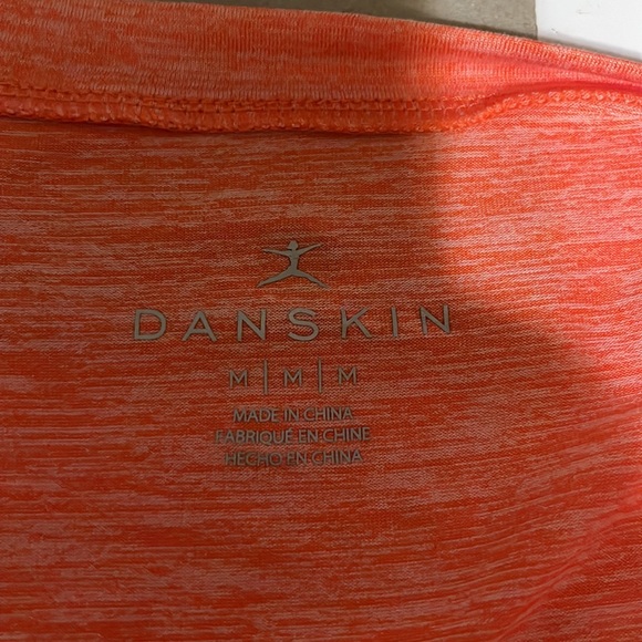Danskin stretch wicking moisture control blouse size medium - Picture 4 of 5